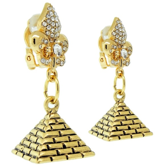 Ritzy Couture Pyramids Of Giza World Travel Earrings  Ritzy Couture Pyramid Wonder of Giza Travel Earrings (Antique Goldtone)